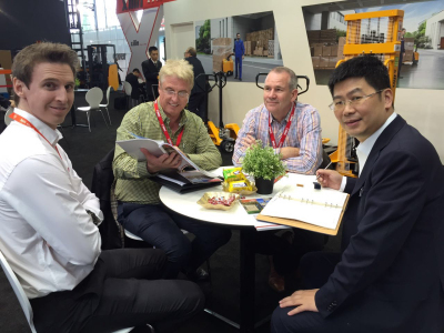 1464826662103710.jpg 澳大利亞客戶(hù)總經(jīng)理親自談.jpg